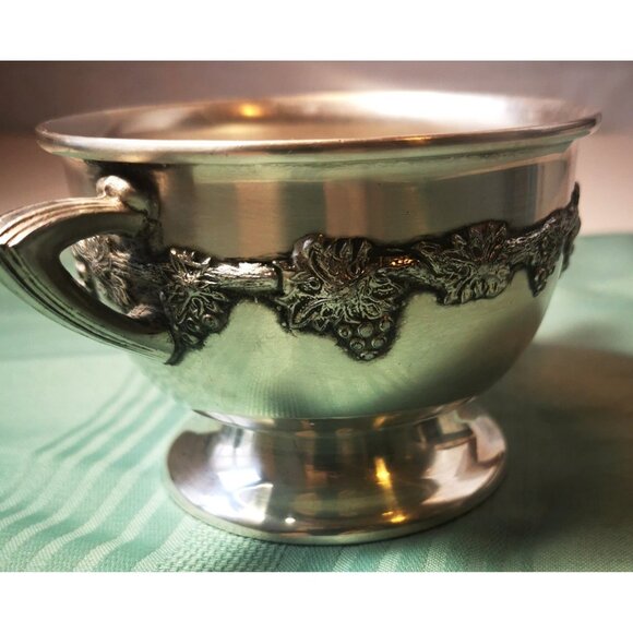 Bowl w/ Grape  Wm A Rogers Old English Reproduction Silver Plated Copper Antique - Picture 12 of 13